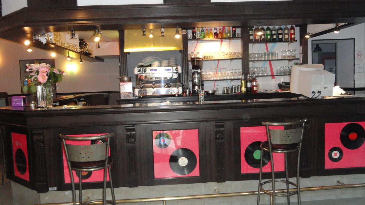 Le Quai 3 Hotel Chateaubriant Luaran gambar